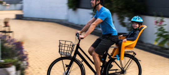 transporter son bebe a velo